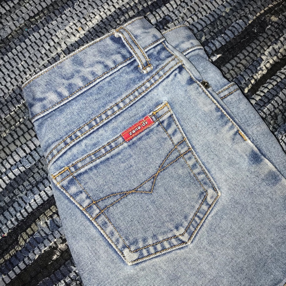 Vintage high waisted jean shorts